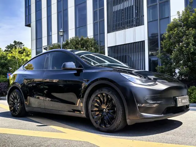 Tesla Model Y Standard battery life, rear-wheel drive version