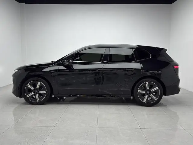 BMW BMW iX xDrive40