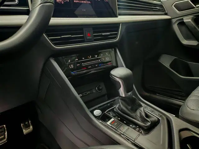 Volkswagen Tiguan L 330TSI two-wheel drive R-Line Premium edition