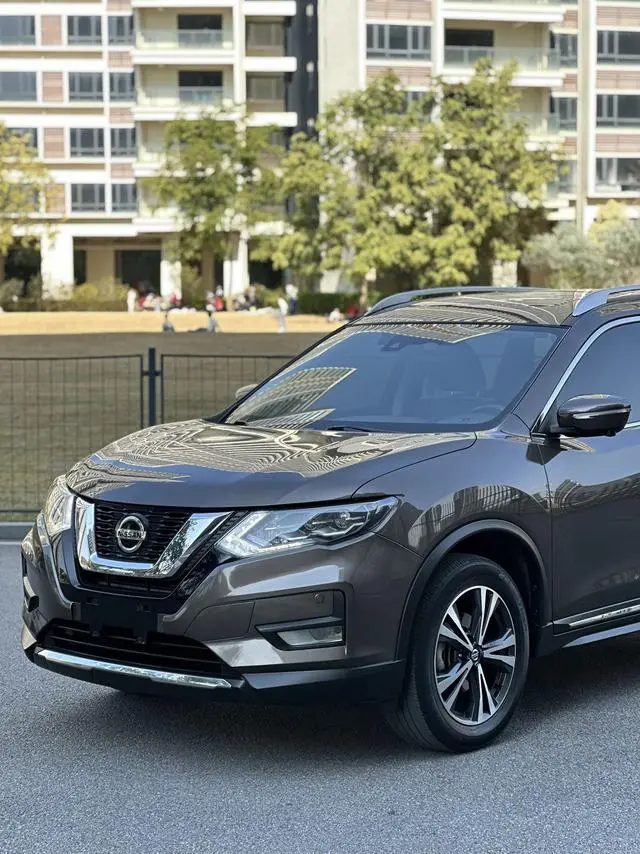 Nissan Qijun 2.5 L XL ITS CVT 4WD Luxury Pilot Edition