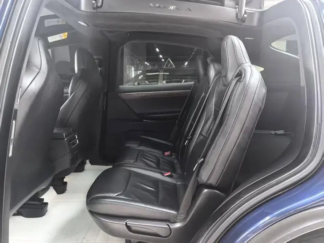 Tesla Model X 75D