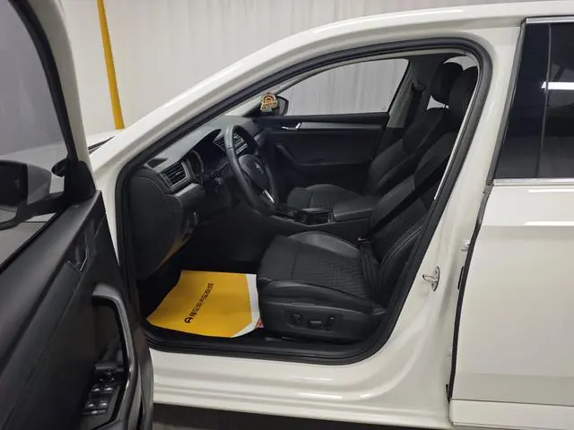 Skoda Speed pie ZI330 DSG Comfort Edition Country VI