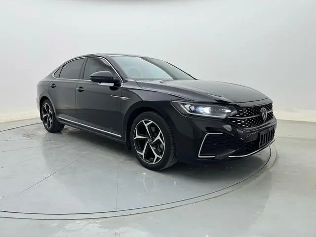Volkswagen Passat 330TSI Starry Sky Elite Edition