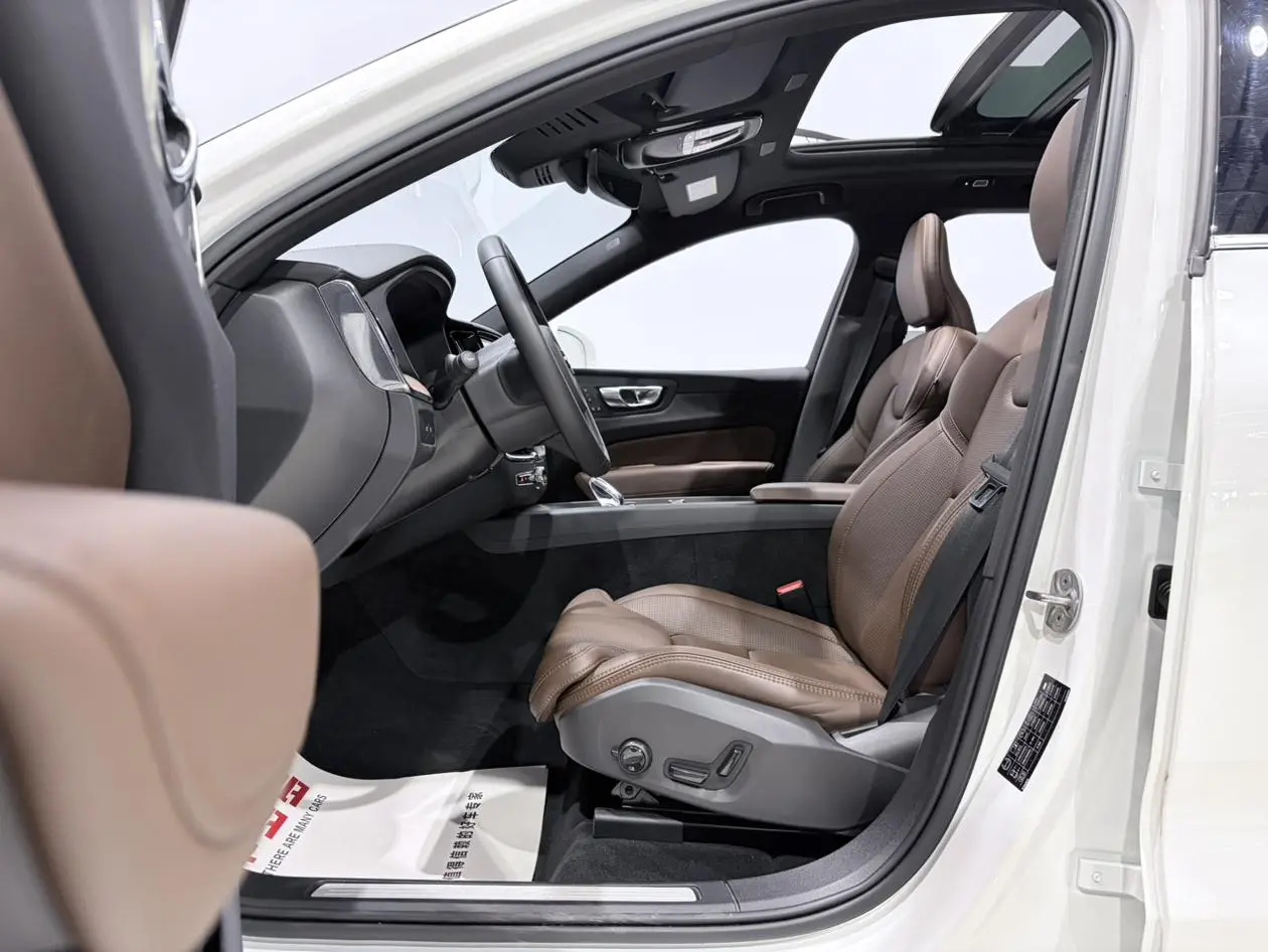 Volvo Volvo XC60 PHEV T8 four-wheel drive long battery life Zhiya Deluxe Edition