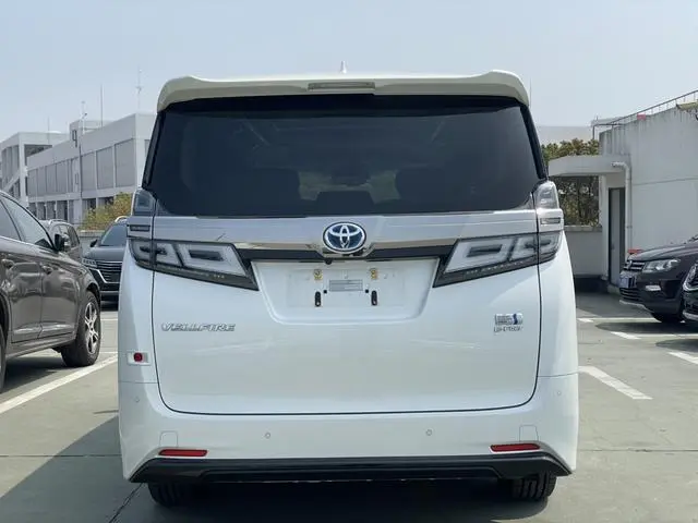 TOYOTA Wilfa Dual engine 2.5L HV Deluxe Edition
