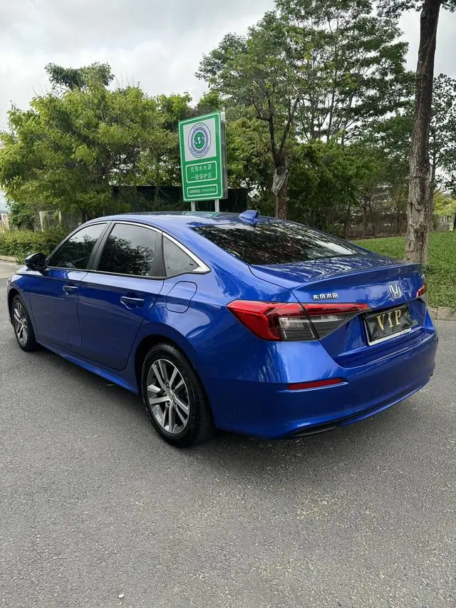 Honda Civic 240TURBO CVT Momentum Edition