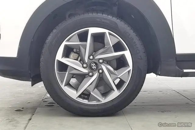 Hyundai Tucson 280TGDi dual-clutch two-wheel drive Zhilian version Country VI