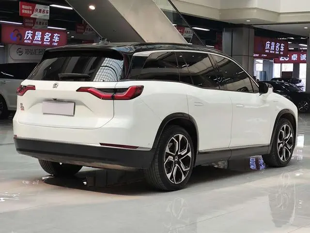 NIO NIO ES8 580KM signature version six seats
