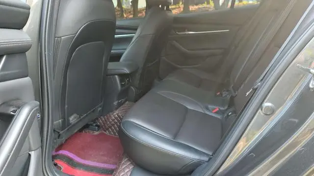 Mazda Mazda 3 Angkesaila 2.0L automatic premium version