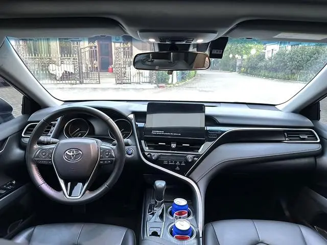 TOYOTA Camry 2.0G Deluxe Edition