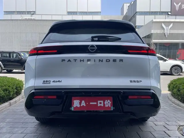 Nissan Exploring the land 380VC-TURBO four-wheel drive Zhizun Edition six-seater