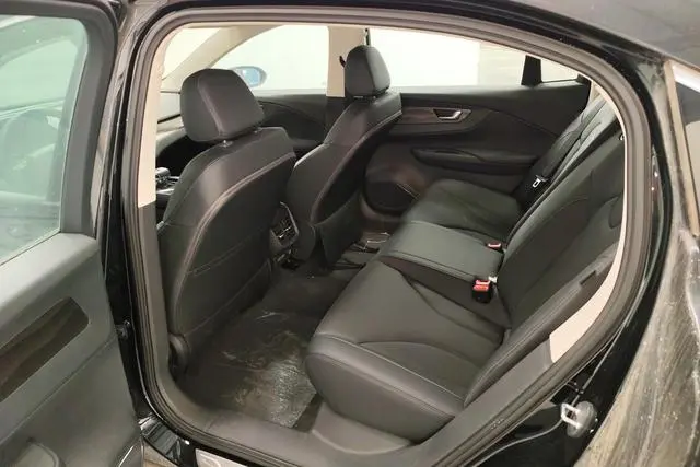 Hongqi Hongqi E-QM5 Rechargeable 431km Enjoy Edition 5 seats