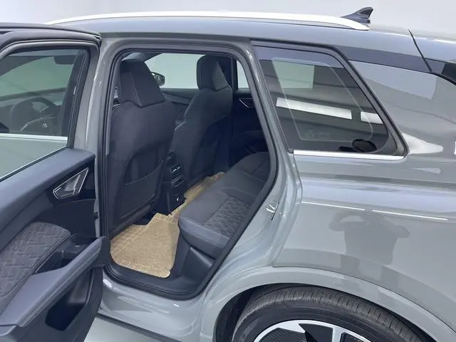 Audi Audi Q4 e-tron 50 e-tron quattro Creative Edition