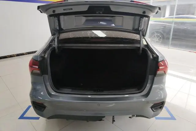 Roewe Roewe i5 1.5L CVT Diamond Edition