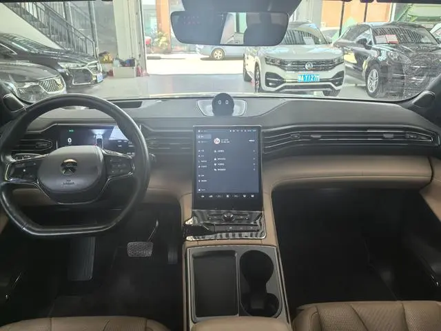 NIO NIO ES8 580KM base version six seats