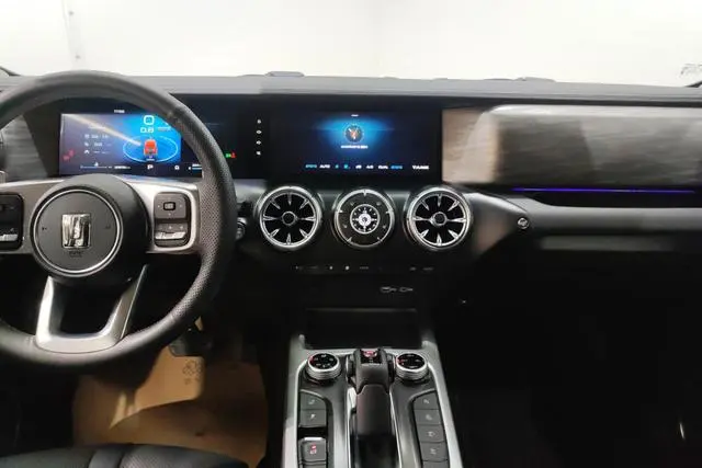 Tank Tank 300 2.0T Conqueror