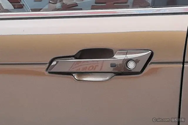 Changan Changan CS95 2.0T four-wheel drive Zhiyu Version
