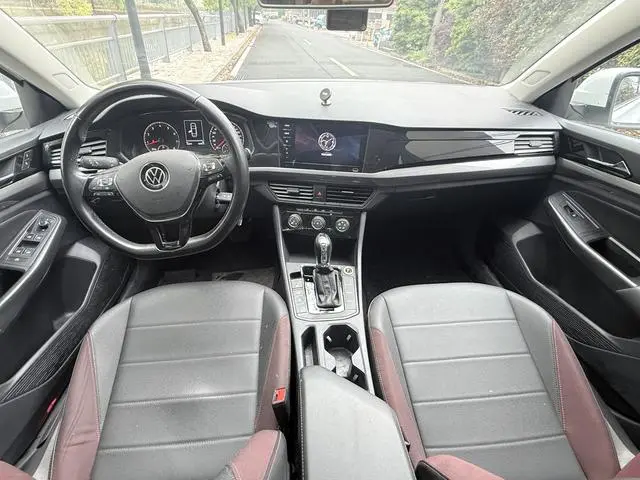 Volkswagen Bora 1.5L automatic comfort intelligent version