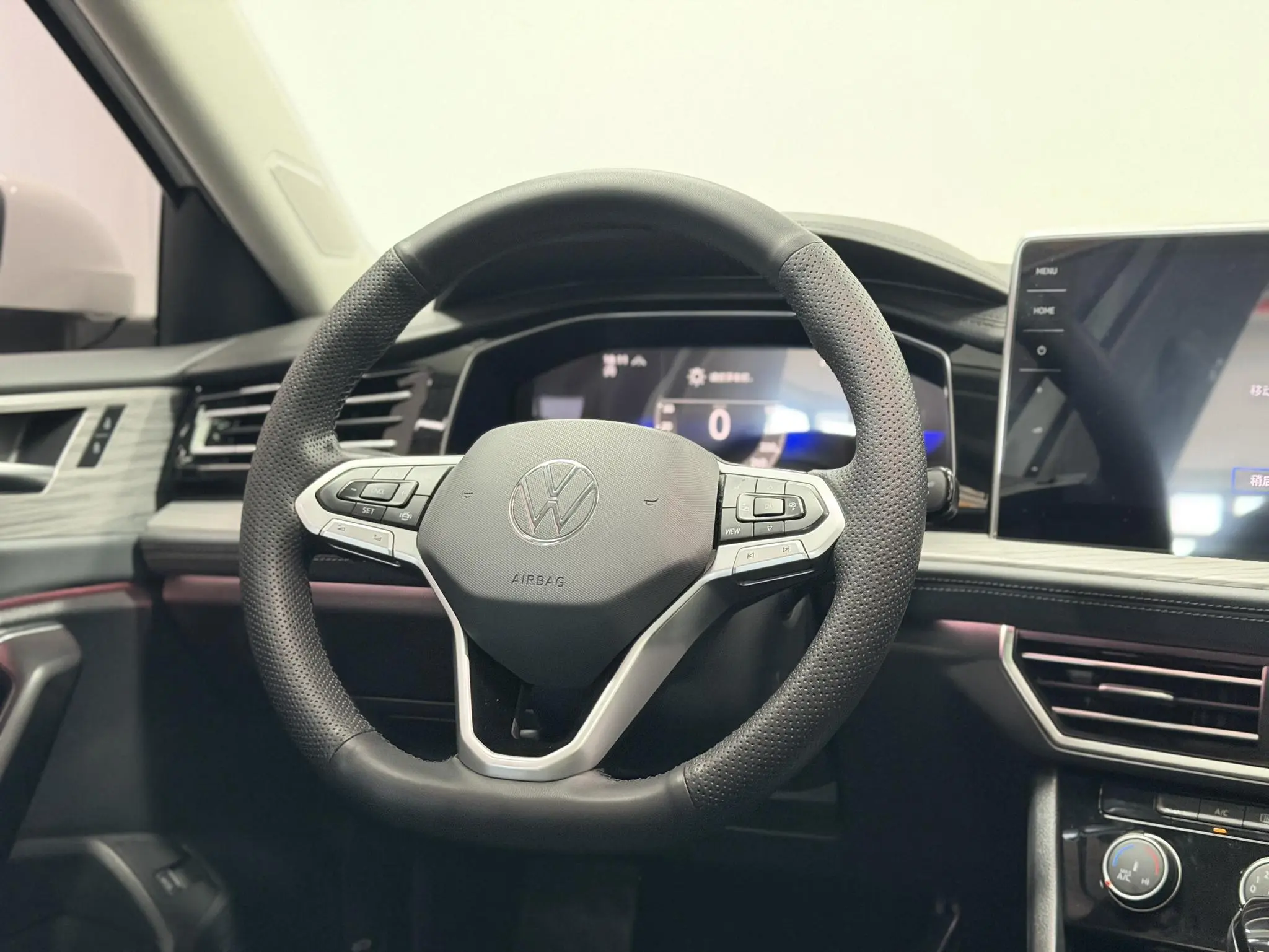 Volkswagen Sagitar 300TSI DSG Beyond Edition