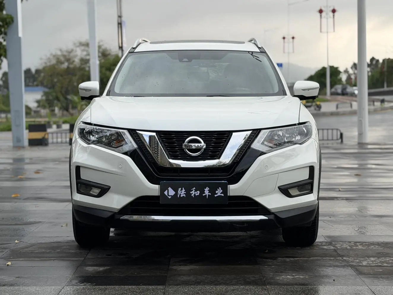 Nissan Qijun 2.0L CVT Zhilian seven-seater Comfort Edition 2WD