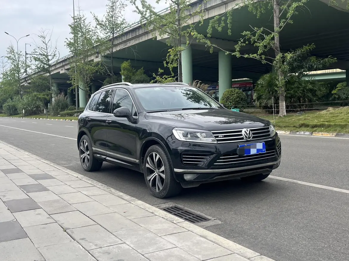 Volkswagen Touareg 3.0 TSI Yuyue type