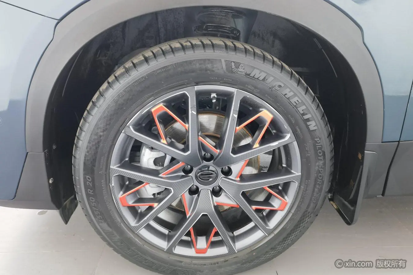 GAC Trumpchi GS8 Pilot Series 2.0 TGDI two-wheel drive Premium Edition 6-seater