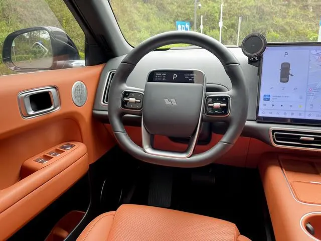 Li Auto Ideal L6 Pro version