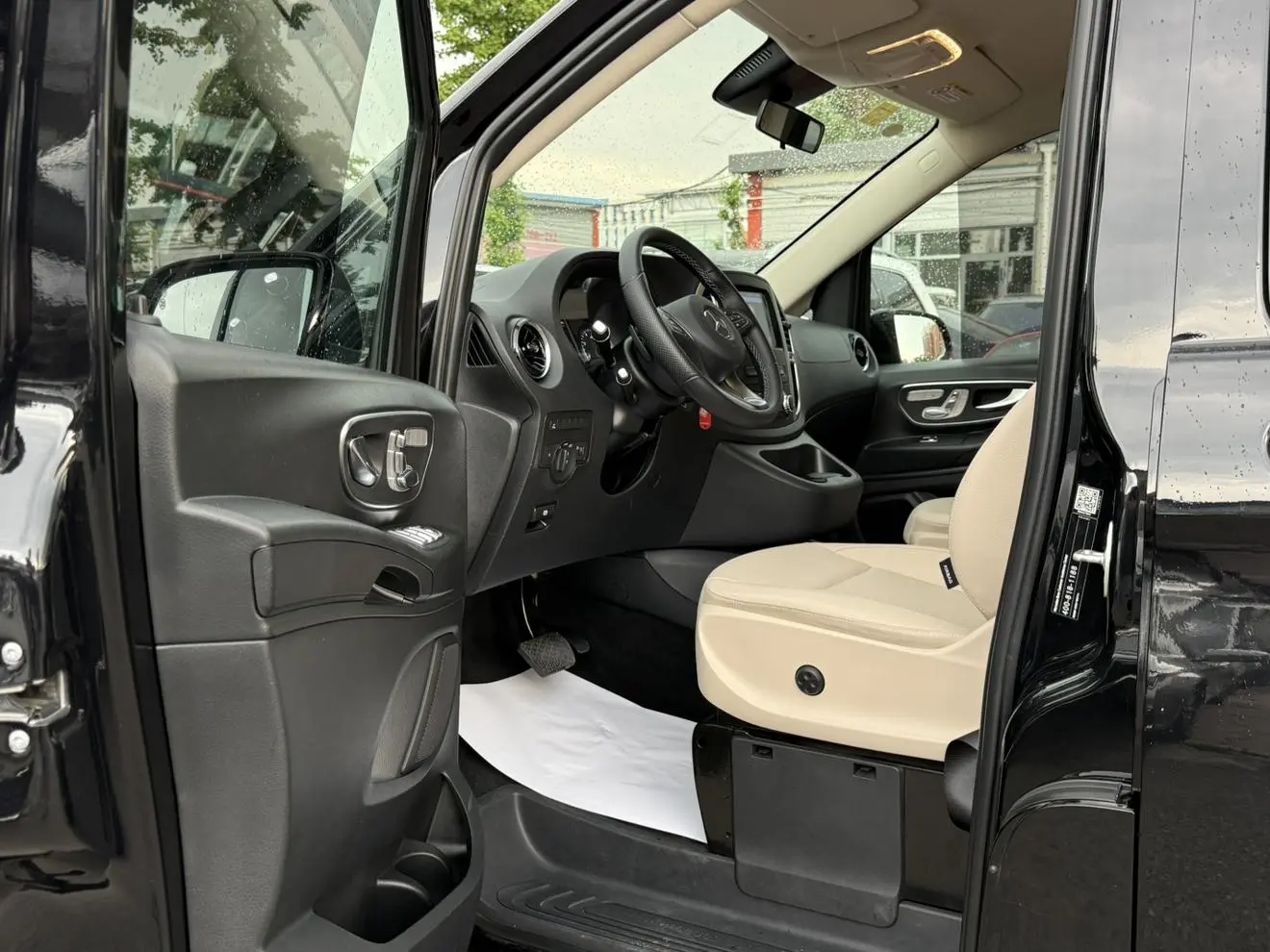 Mercedes-Benz Vito 2.0T Business Edition 7 Seats