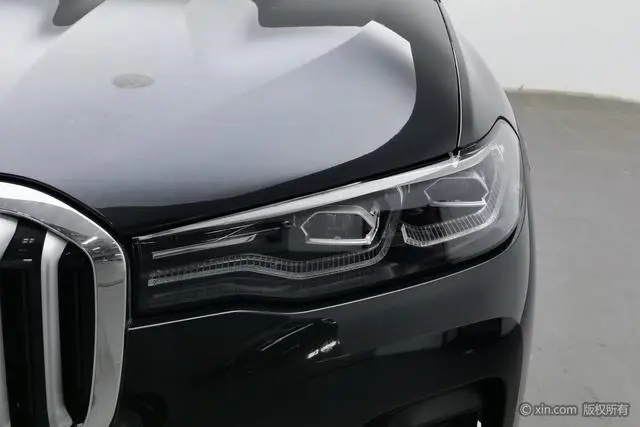 BMW BMW X7 xDrive40i Leading Luxury Set