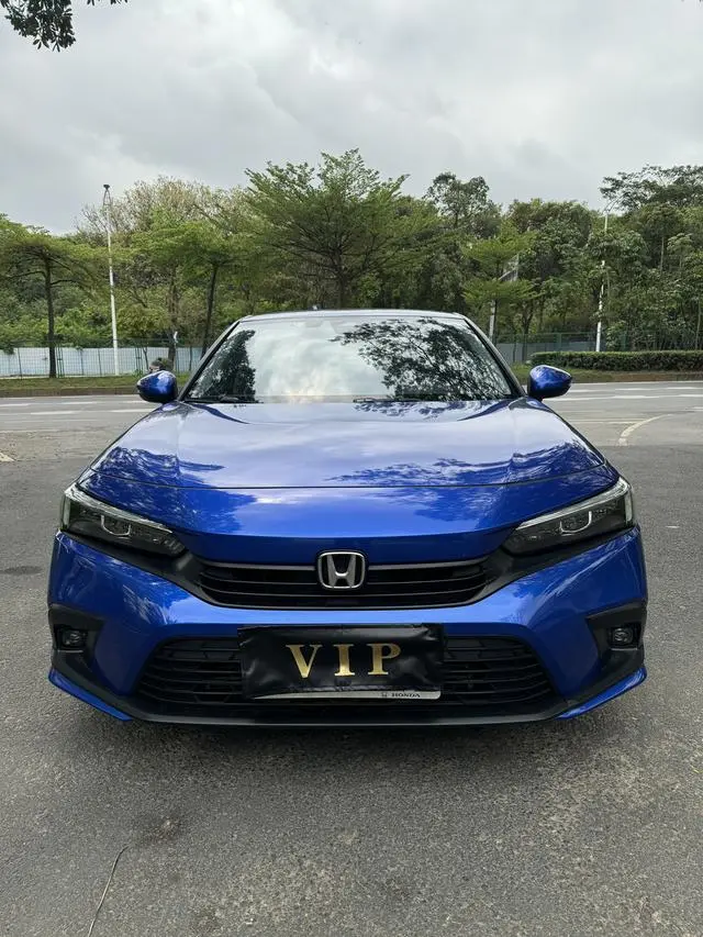 Honda Civic 240TURBO CVT Momentum Edition