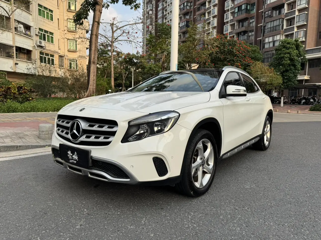 Mercedes-Benz Mercedes-Benz GLA GLA 200 fashion type