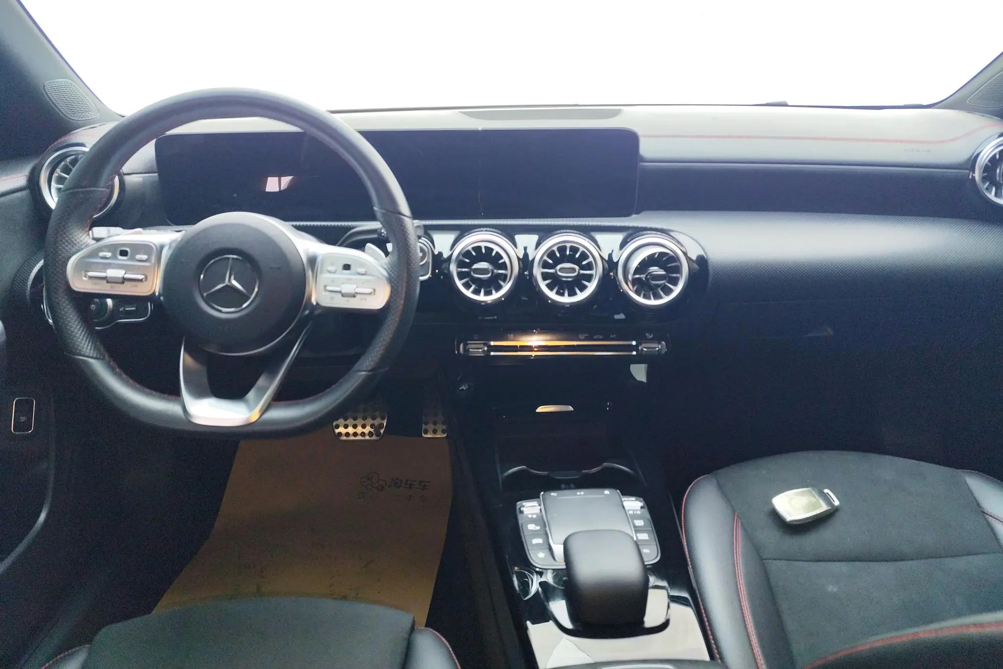 Mercedes-Benz Mercedes-Benz CLA CLA 200 four-door coupe