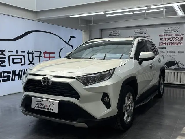 TOYOTA RAV4 Rongfang 2.0L CVT two-wheel drive fashion version