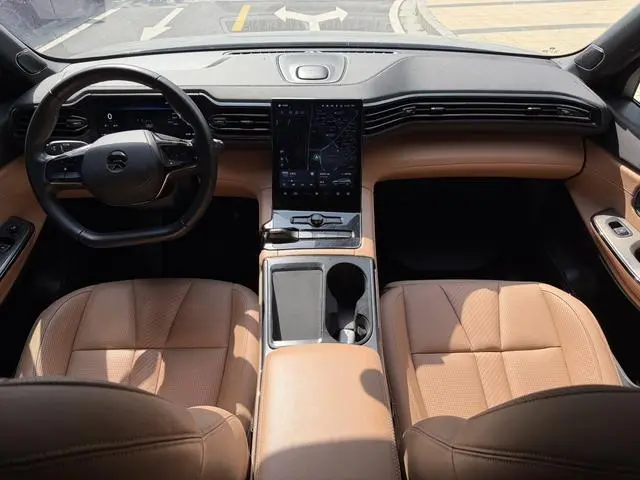 NIO NIO ES8 450KM six-seater version
