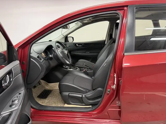 Nissan TIIDA 1.6L CVT Smart Travel Edition