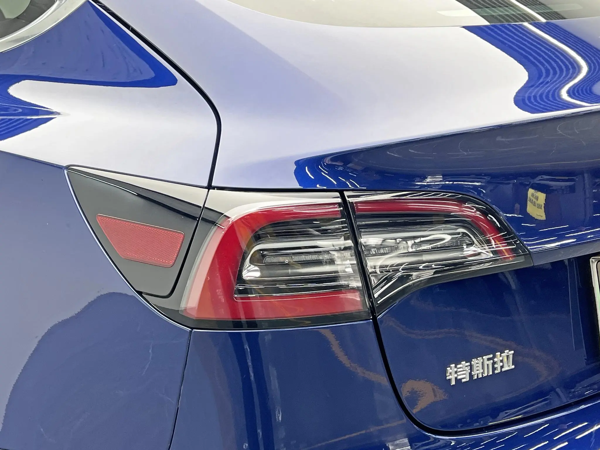 Tesla Model 3 Upgraded version of standard battery life rear drive