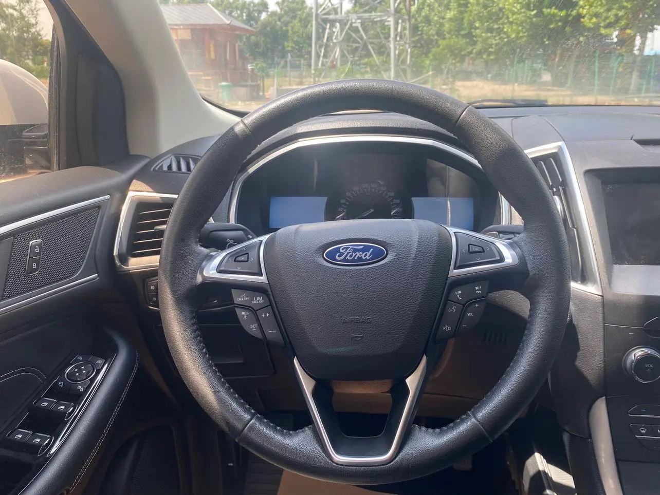 Ford Sharp World EcoBoost 245 two-wheel drive Hao Rui type 7-seater country V