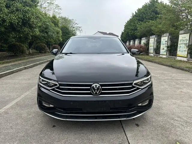 Volkswagen Magotan 330TSI DSG 30th Anniversary Edition