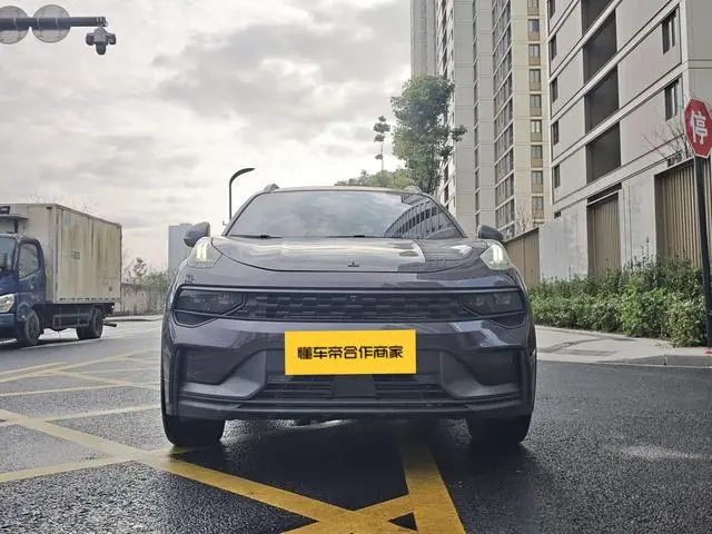 LYNK & CO Lynk &Co. 01 EM-P 1.5TD PHEV Halo