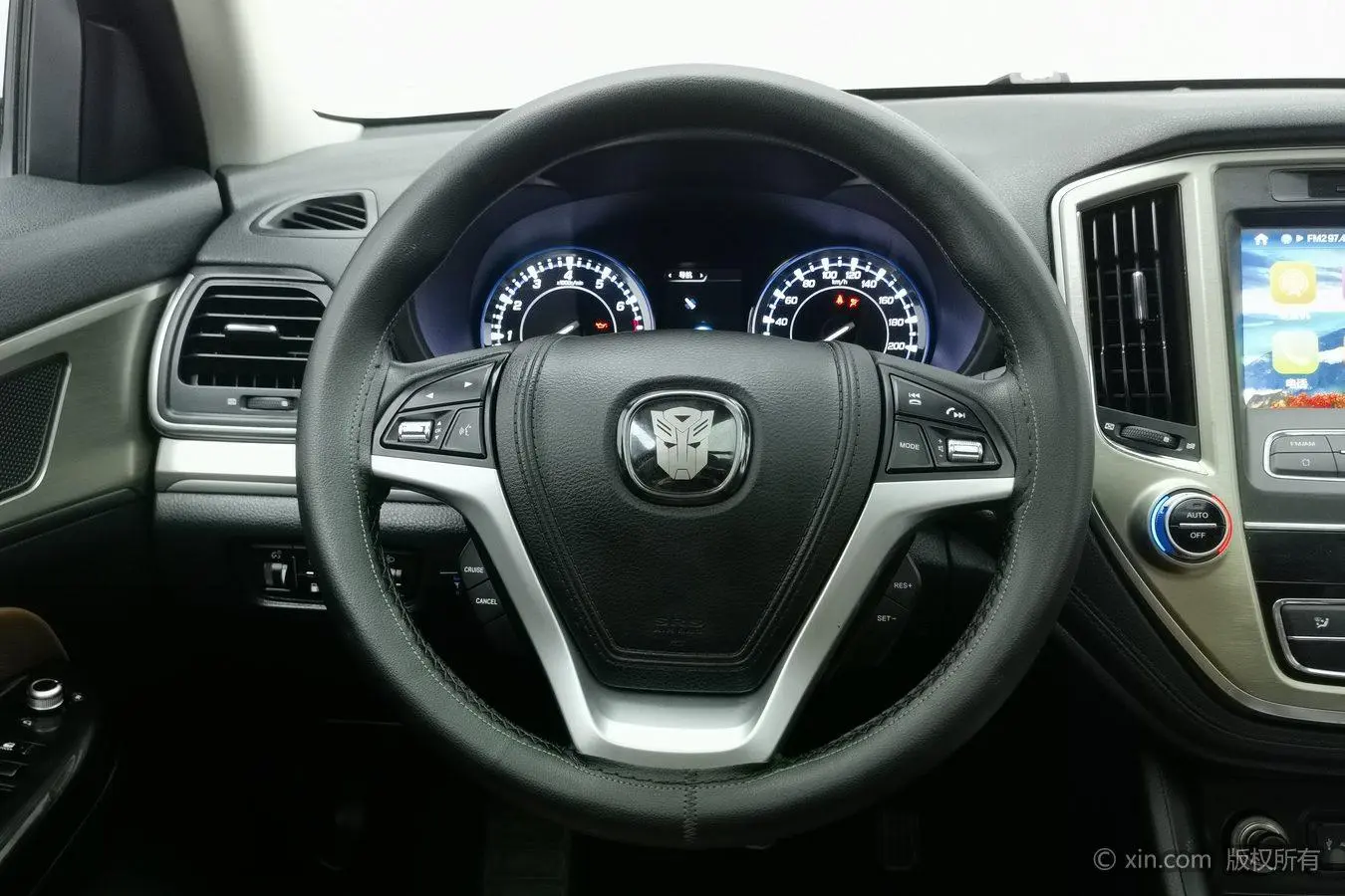 Changan Changan CS95 2.0T two-wheel drive Zhiyuan version