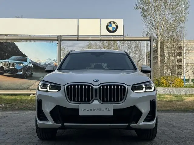 BMW BMW X3 Facelift xDrive25i M sports suit