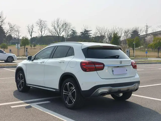 Mercedes-Benz Mercedes-Benz GLA GLA 200 fashion type