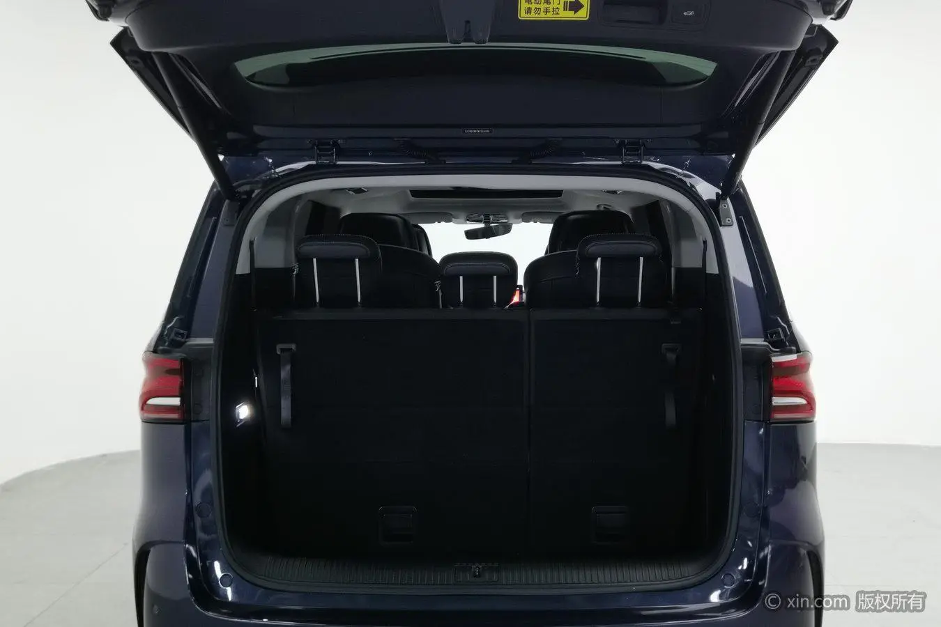 Roewe Roewe iMAX8 400TGI Reunion Edition