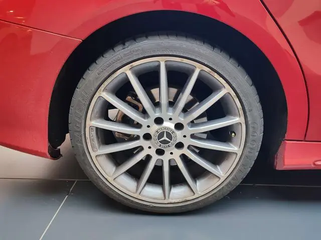 Mercedes-Benz Mercedes-Benz CLA CLA 220 4MATIC