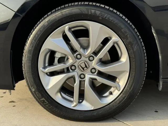 Honda Accord 260TURBO Deluxe Edition Country VI