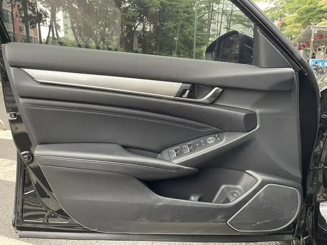 Honda Accord 260TURBO Deluxe Edition