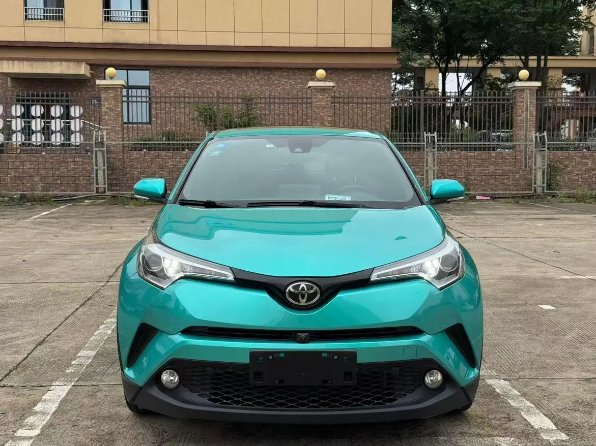 TOYOTA Toyota C-HR 2.0L leading version Country V