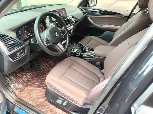 BMW BMW X3 xDrive25i M sports suit