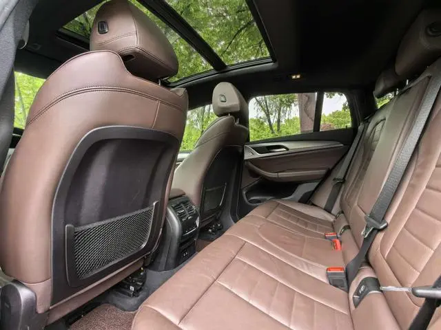 BMW BMW X4 xDrive25i M sports suit