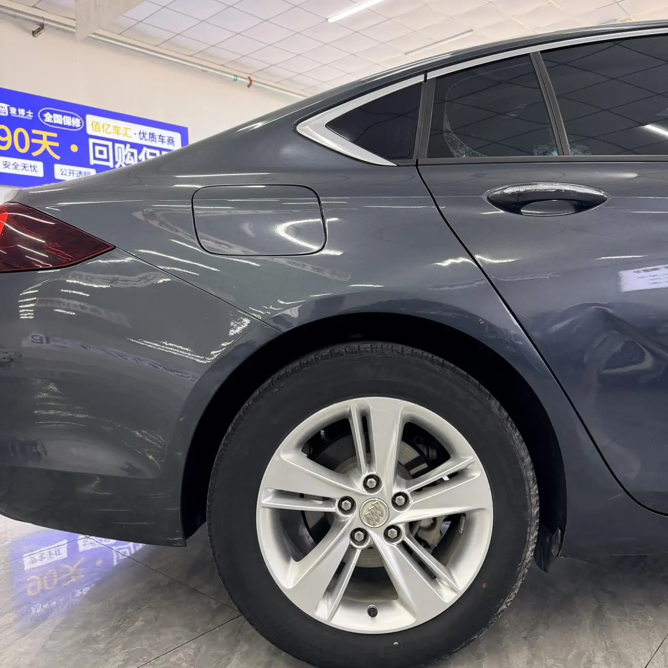 Buick Regal 20T Elite Country VI